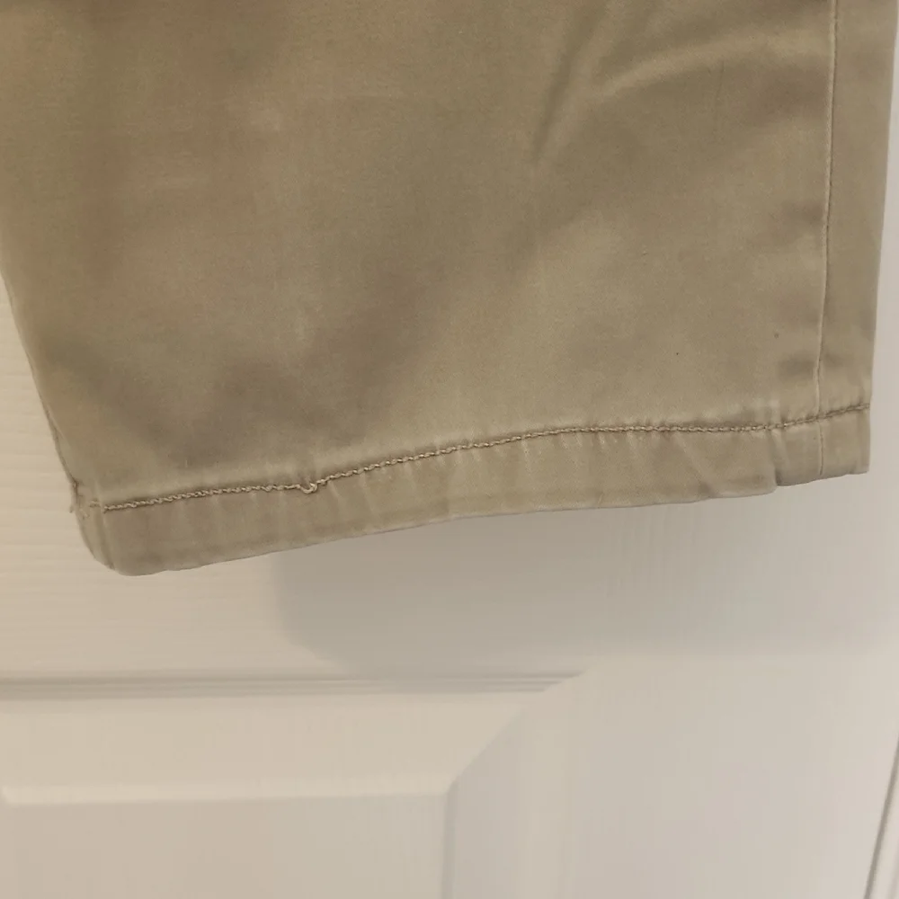 36 X 25  SHORT MAN'S Dockers Men's Khaki Chinos - Picture 4 of 10